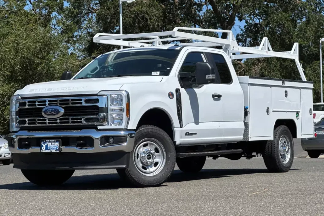 2025 Ford F-350 photo 1