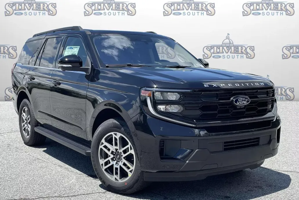 2025 Ford Expedition XLT photo 1