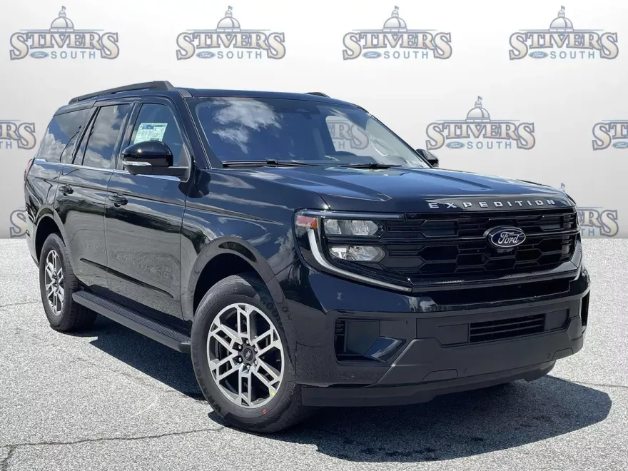 2025 Ford Expedition XLT photo 1
