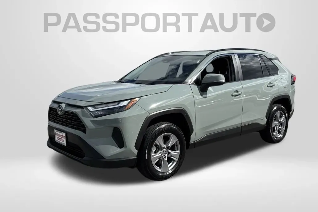 2022 Toyota RAV4 Hybrid XLE photo 1