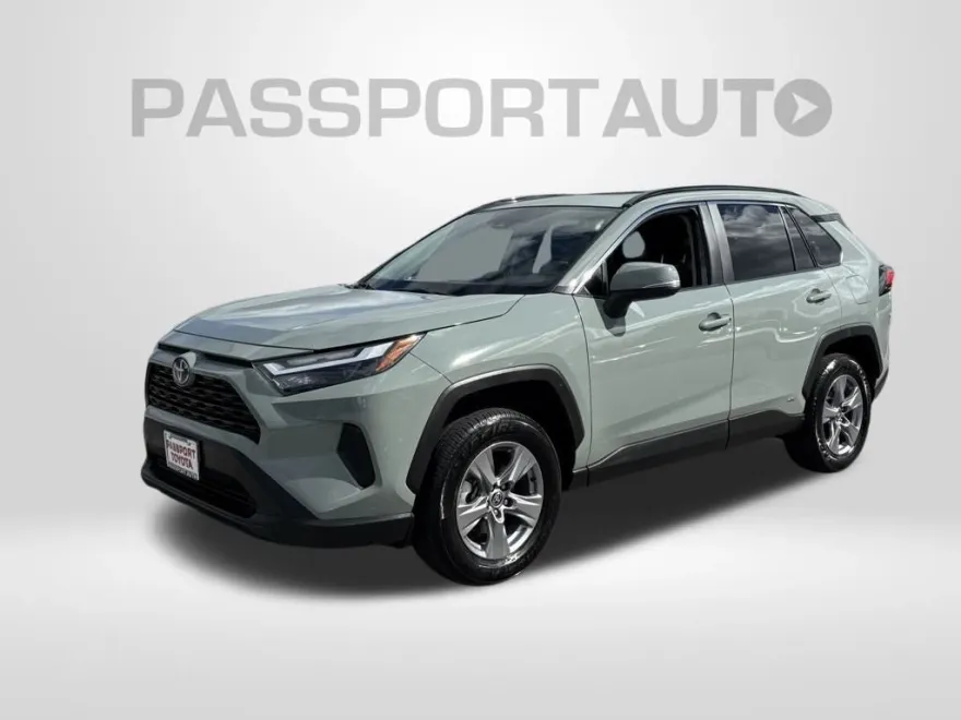 2022 Toyota RAV4 Hybrid XLE photo 1