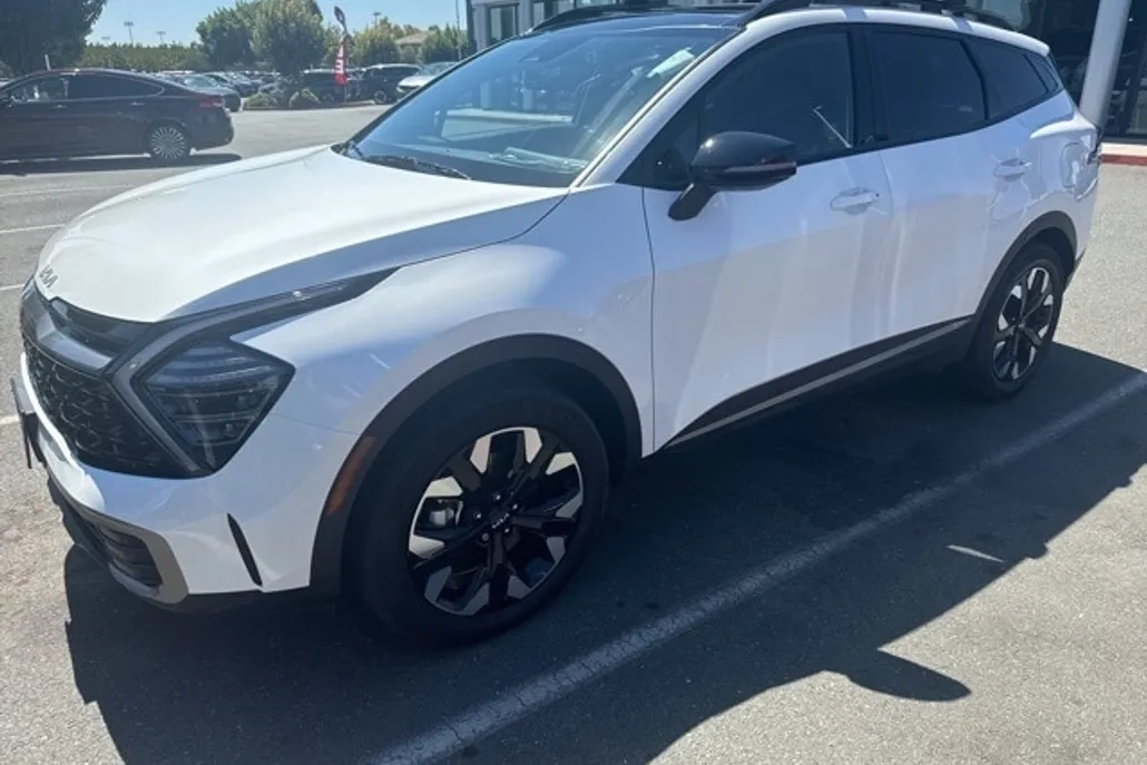 2024 Kia Sportage Plug-In Hybrid X-Line photo 1