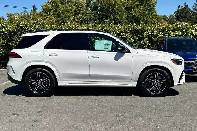 2026 Mercedes Benz GLE 450 4MATIC photo 1