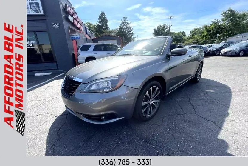 2012 Chrysler 200 S photo 1