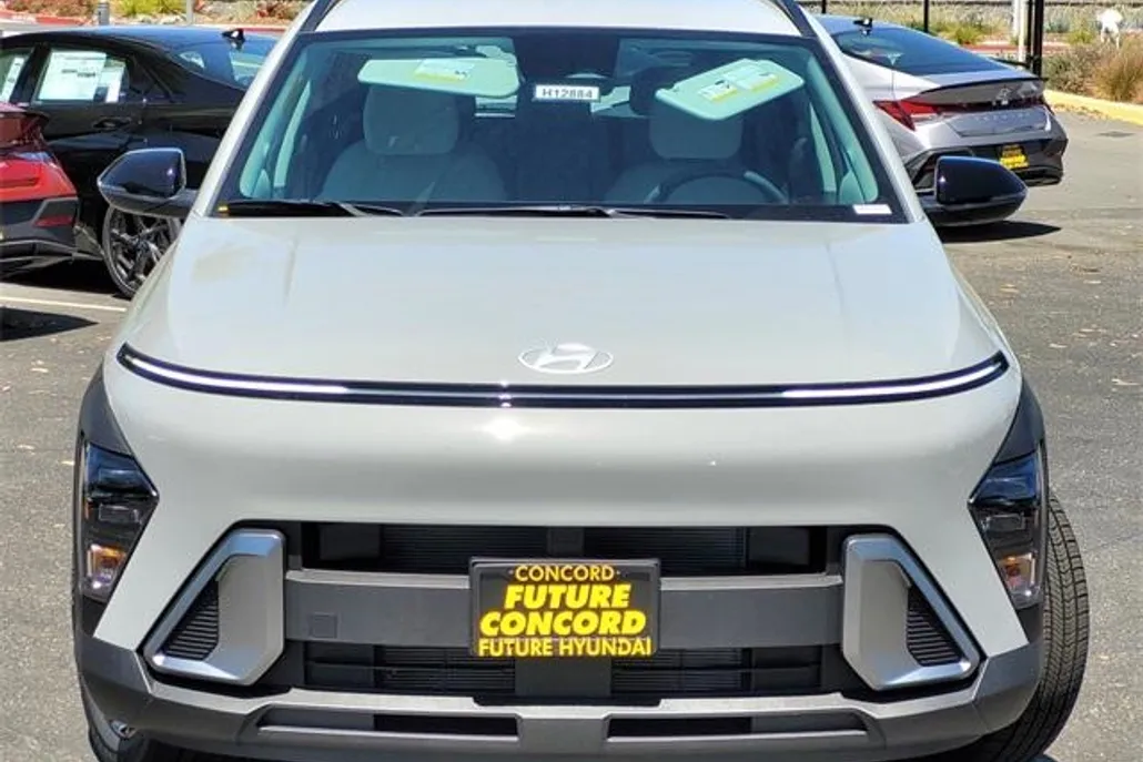 2026 Hyundai Kona SEL photo 1