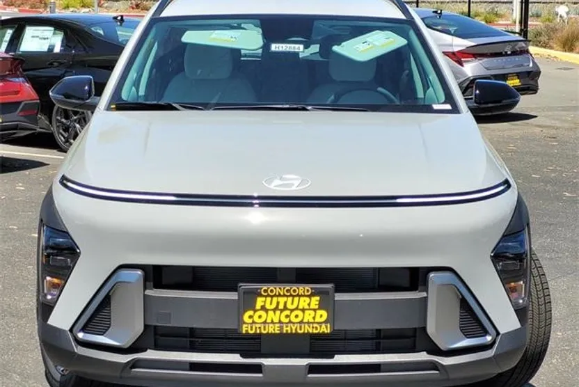 2026 Hyundai Kona SEL photo 1