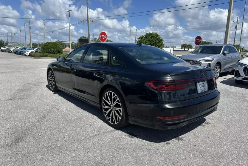 2022 Audi A8 L 55 photo 1