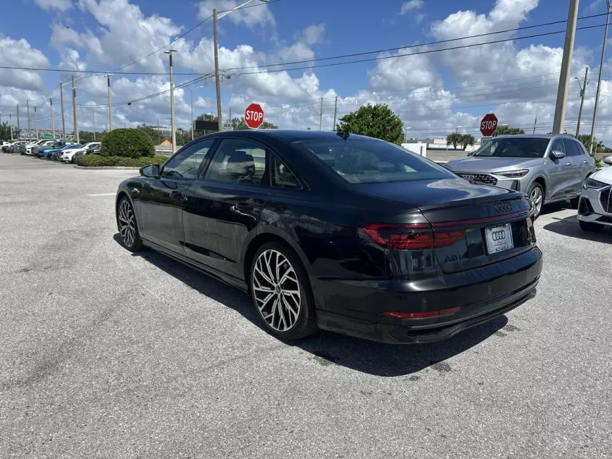 2022 Audi A8 L 55 photo 1