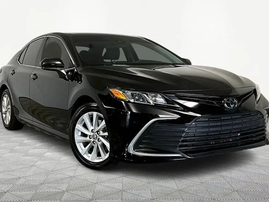 2024 Toyota Camry LE photo 1