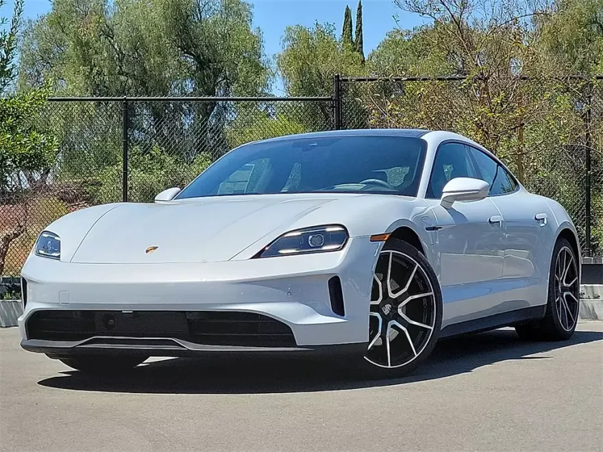 2025 Porsche Taycan 4S photo 1