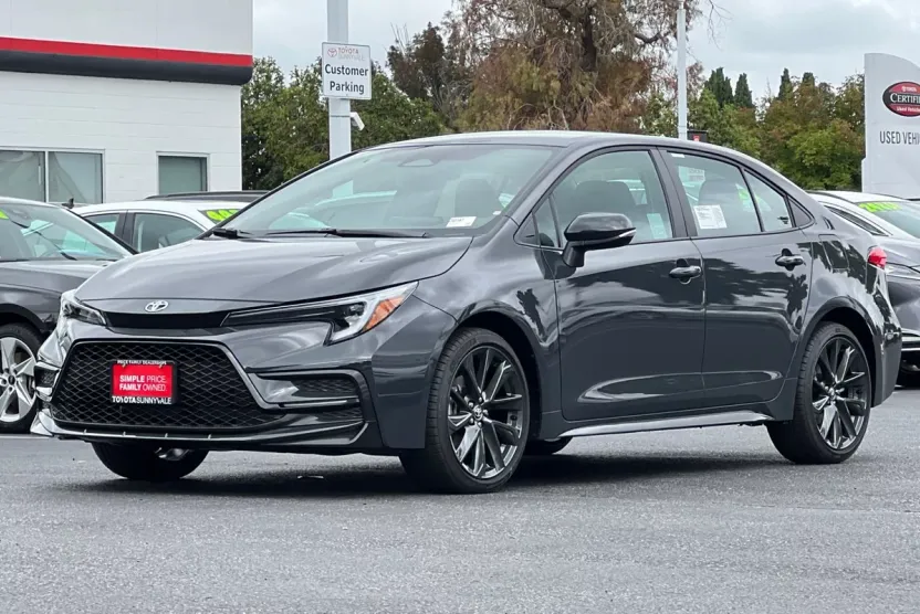 2026 Toyota Corolla SE photo 1
