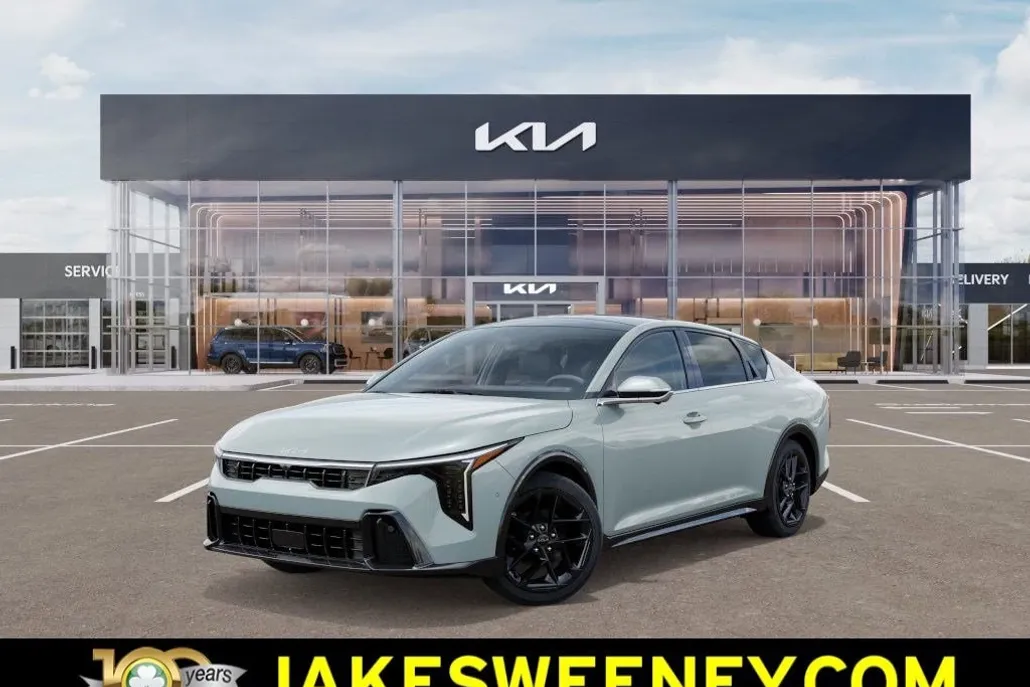 2025 Kia K4 GT-Line Turbo photo 1