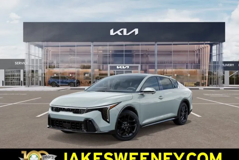 2025 Kia K4 GT-Line Turbo photo 1