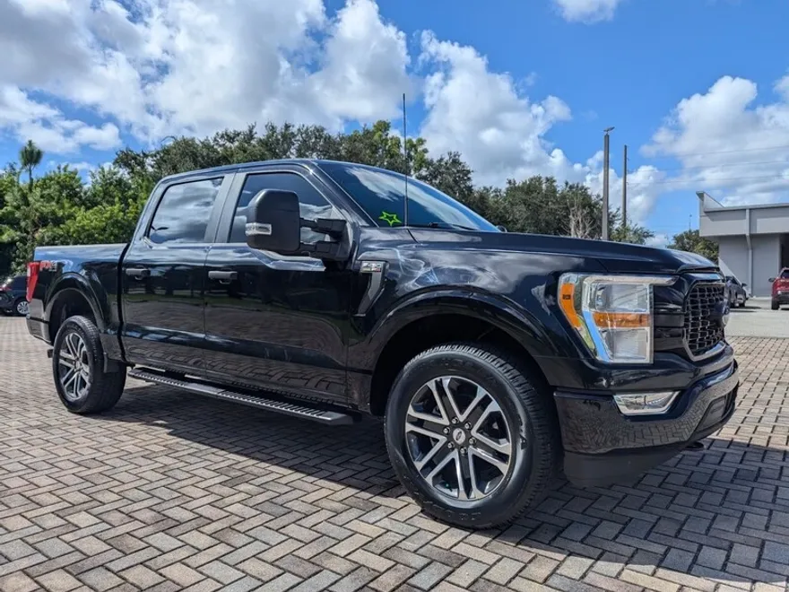 2022 Ford F-150 XL photo 1
