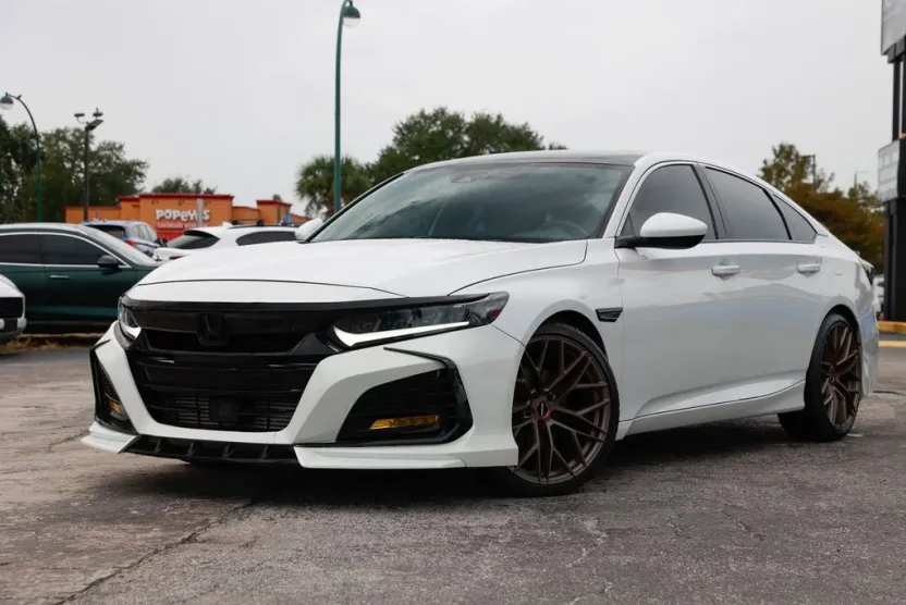 2019 Honda Accord Sport 2.0T photo 1