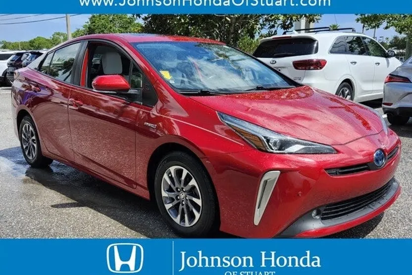 2022 Toyota Prius Limited photo 1