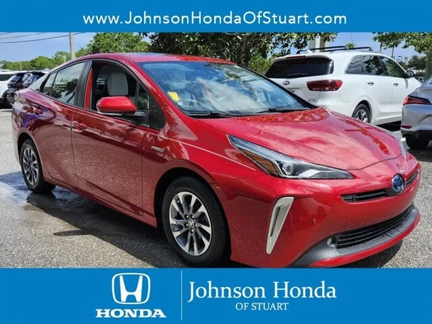 2022 Toyota Prius Limited photo 1
