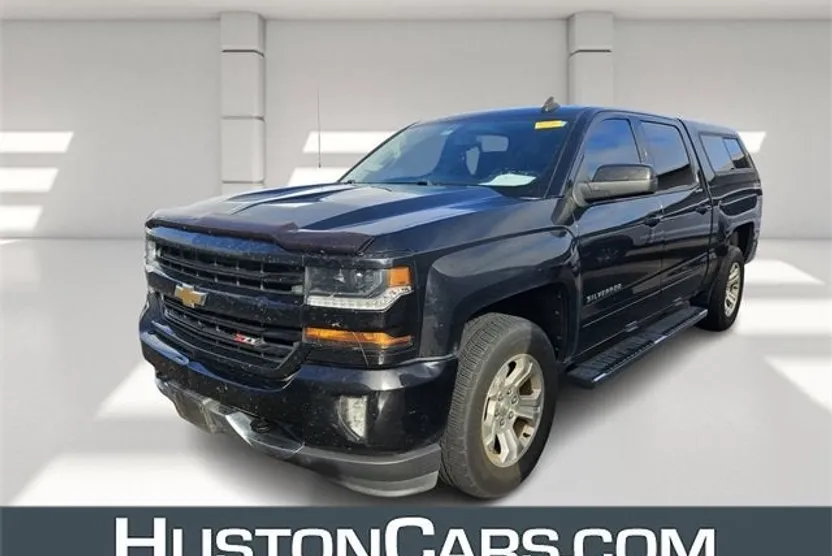 2017 Chevrolet Silverado 1500 LT photo 1