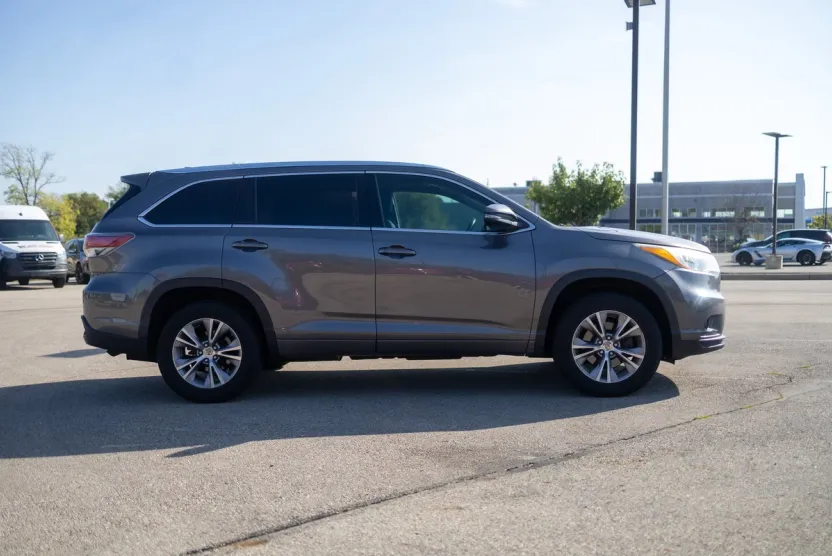 2015 Toyota Highlander XLE photo 1