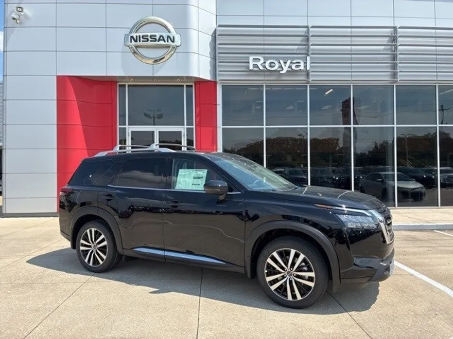 2025 Nissan Pathfinder Platinum photo 1