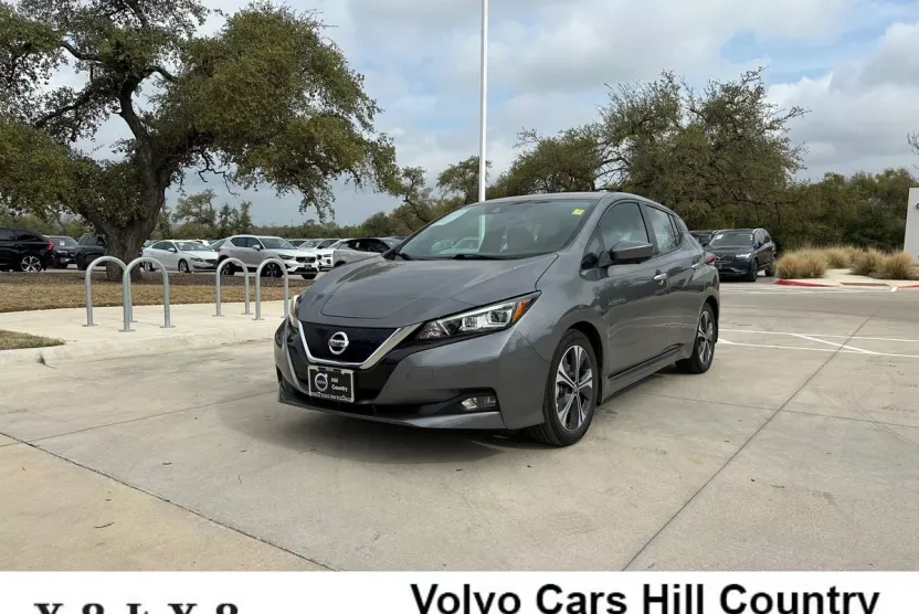 2021 Nissan Leaf SV photo 1