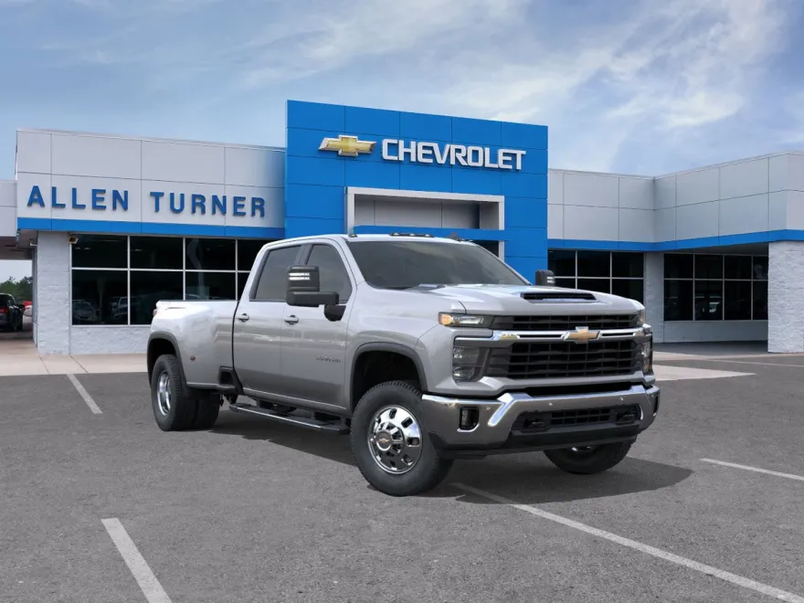 2026 Chevrolet Silverado 3500HD LT photo 1