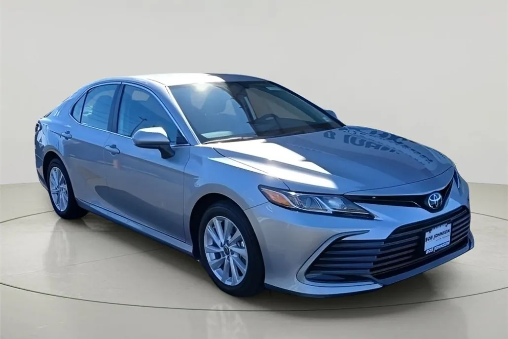 2024 Toyota Camry LE photo 1