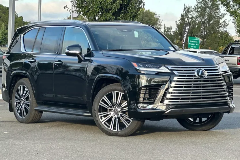 2025 Lexus LX 600 Luxury photo 1