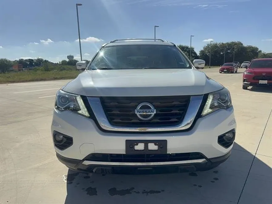 2017 Nissan Pathfinder SL photo 1