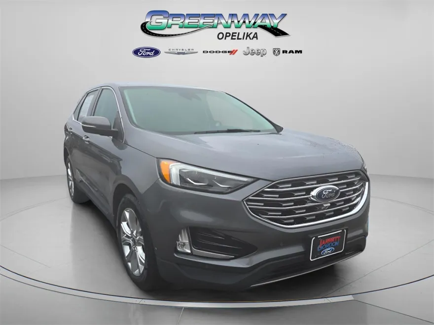 2021 Ford Edge Titanium photo 1