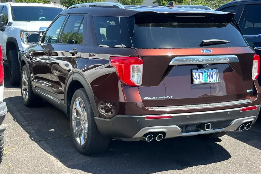 2020 Ford Explorer Platinum photo 1