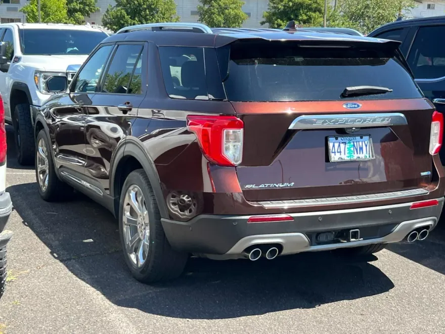 2020 Ford Explorer Platinum photo 1
