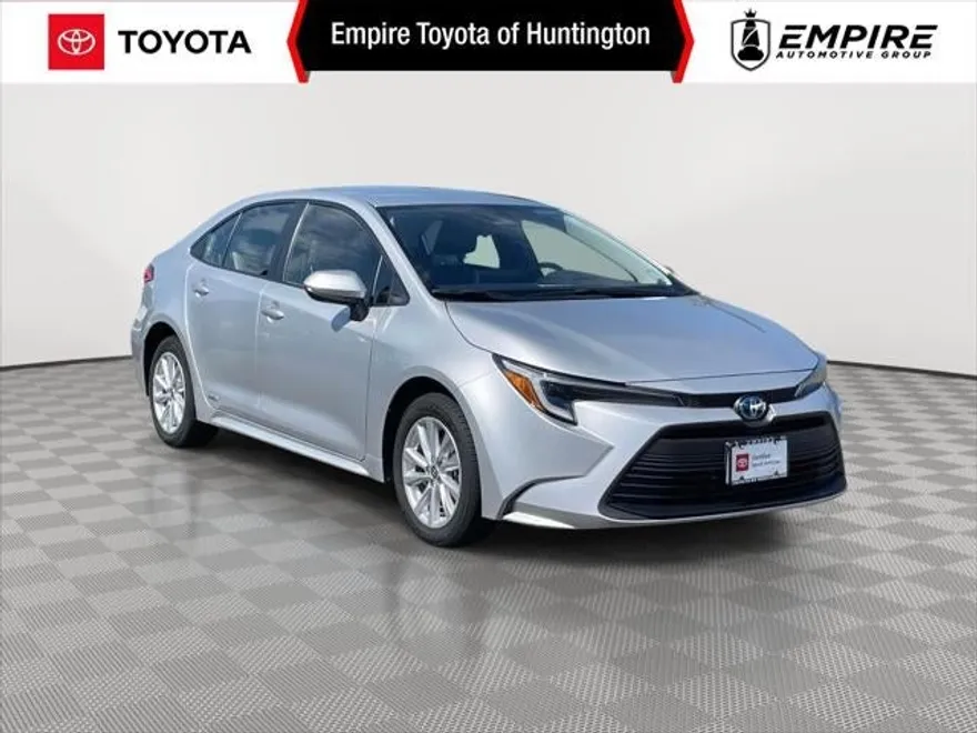 2025 Toyota Corolla Hybrid LE photo 1
