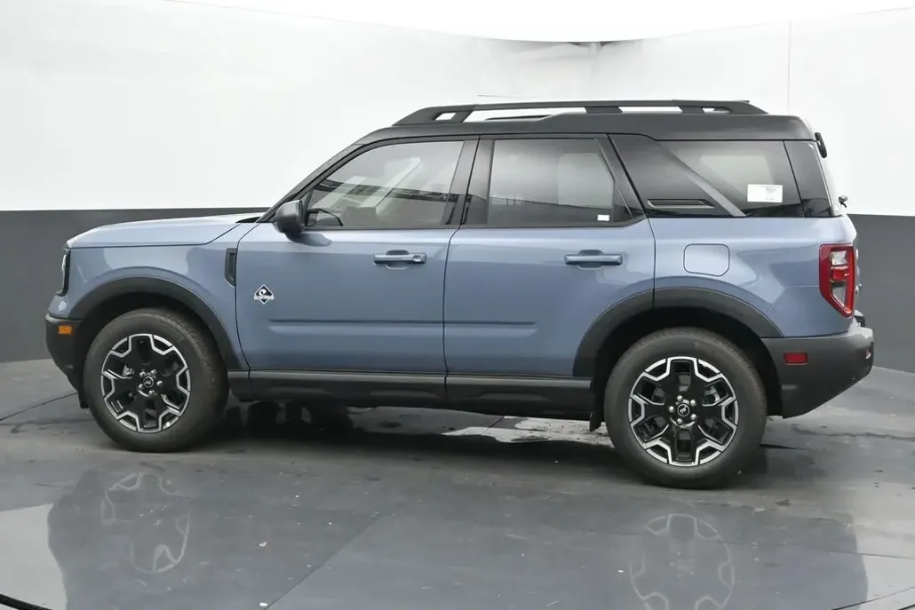 2025 Ford Bronco Sport Outer Banks photo 1