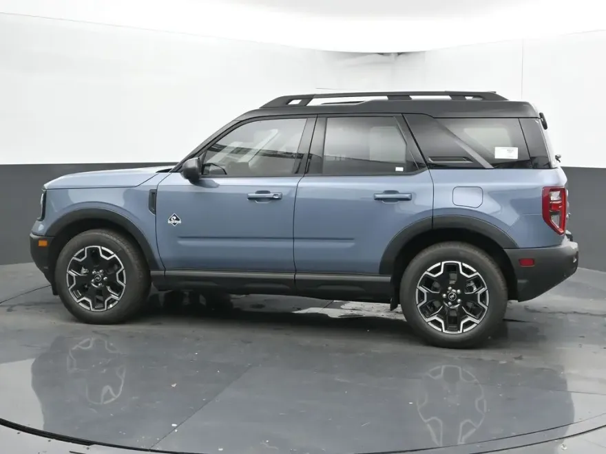 2025 Ford Bronco Sport Outer Banks photo 1