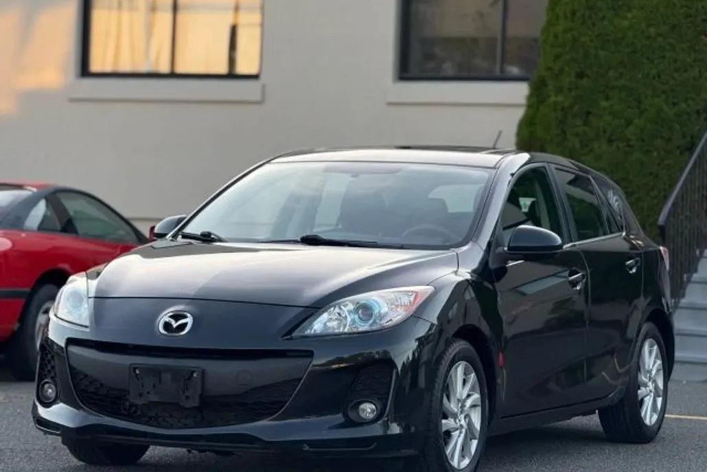 2012 Mazda Mazda3 Touring Hatchback photo 1