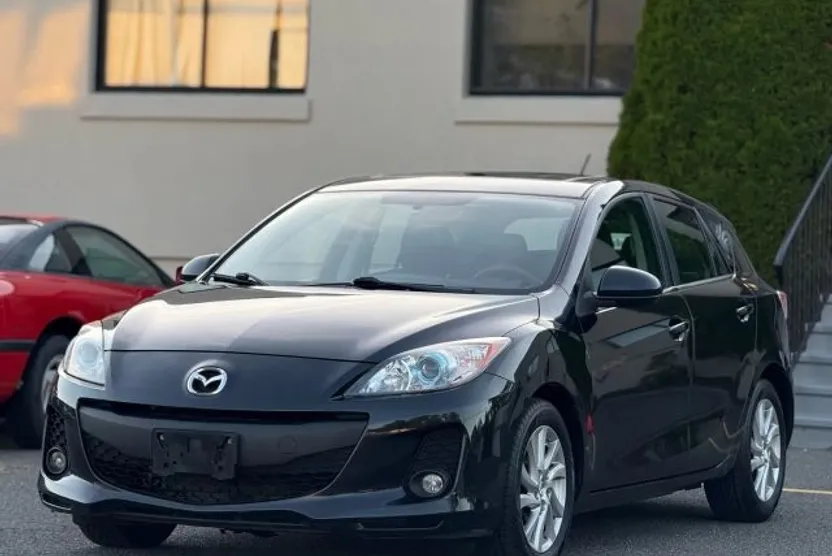 2012 Mazda Mazda3 Touring Hatchback photo 1