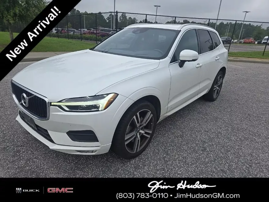 2021 Volvo XC60 T6 Momentum photo 1