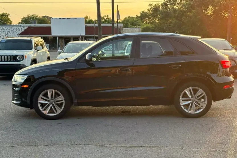 2017 Audi Q3 Premium photo 1