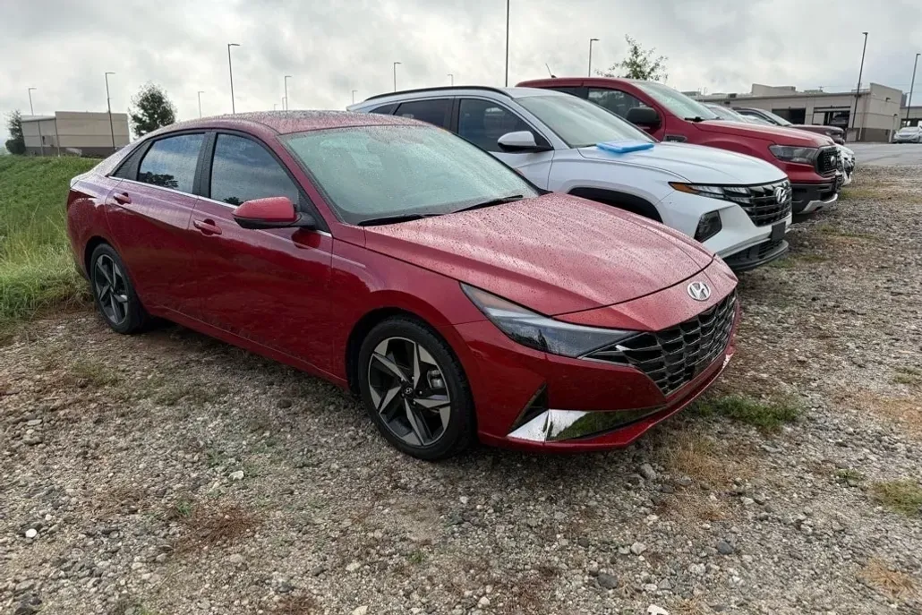 2023 Hyundai Elantra Limited photo 1