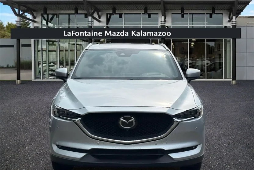 2019 Mazda CX-5 Signature photo 1
