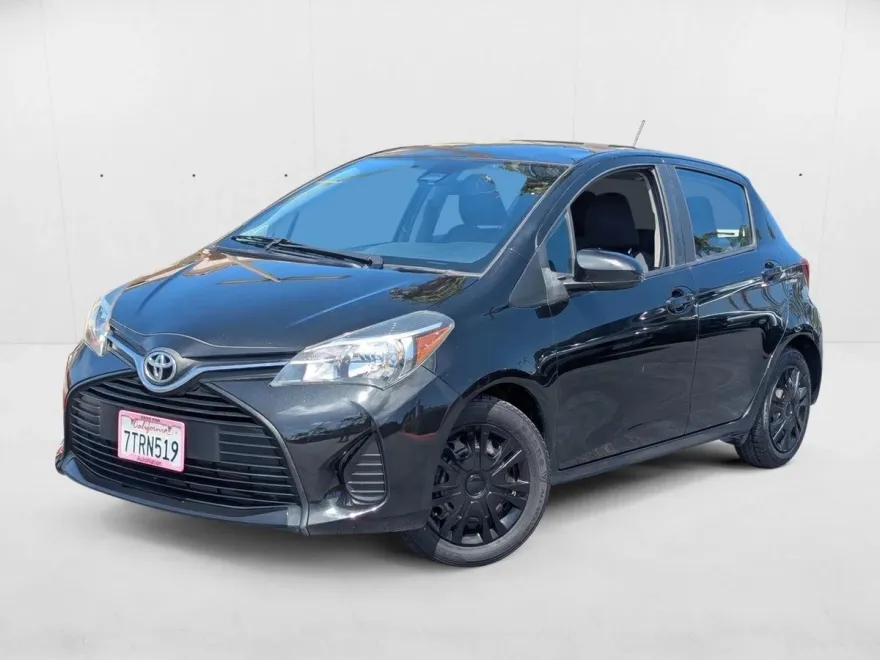 2017 Toyota Yaris L photo 1