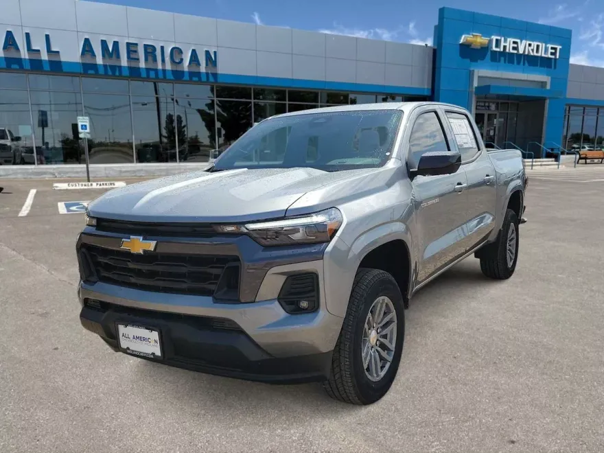 2026 Chevrolet Colorado LT photo 1