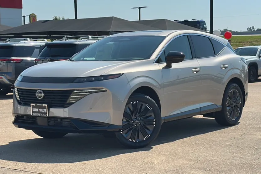 2025 Nissan Murano Platinum photo 1