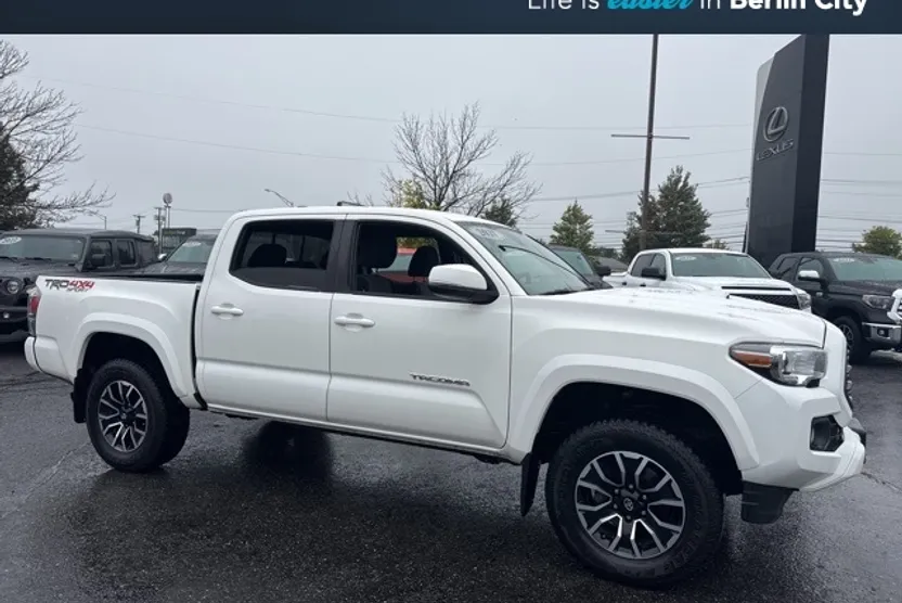 2021 Toyota Tacoma TRD Sport photo 1