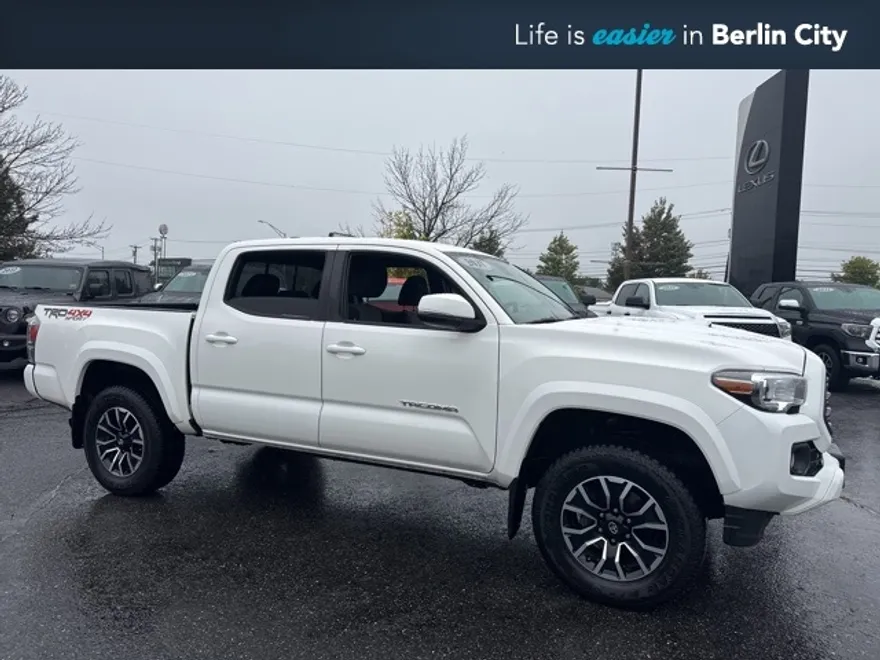 2021 Toyota Tacoma TRD Sport photo 1
