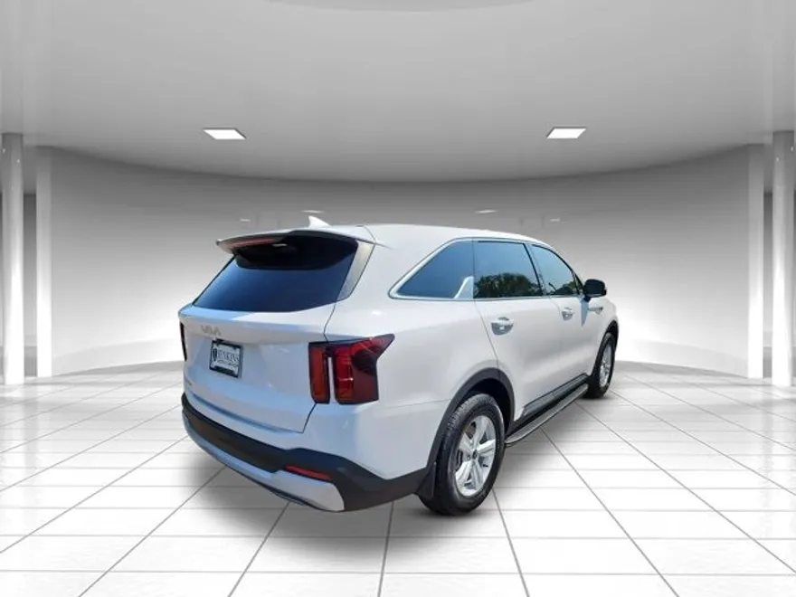 2026 Kia Sorento LX photo 1