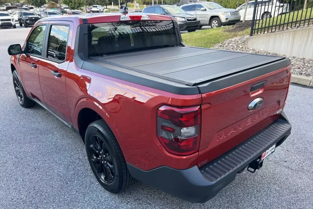 2024 Ford Maverick XLT photo 1