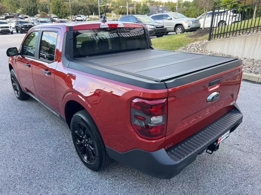 2024 Ford Maverick XLT photo 1