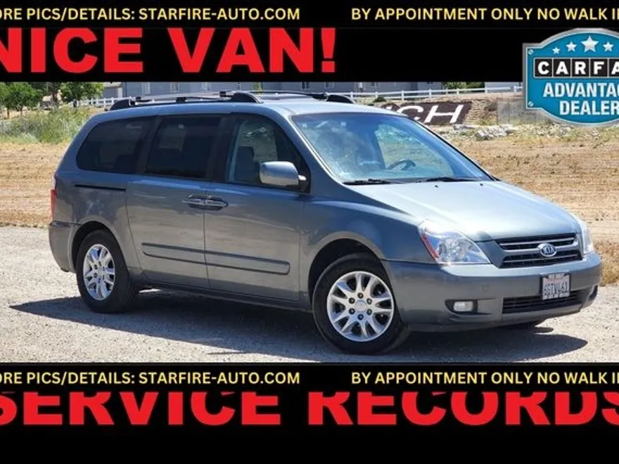 2008 Kia Sedona EX photo 1